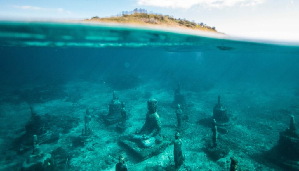 Buddhas on the bottom of the ocean.